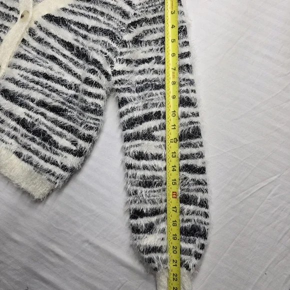 Cozy Striped Women's Cardigan - Picture 8 of 9